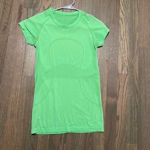 Scream Green Swiftly Tech Short Sleeve 2.0 Size 6
